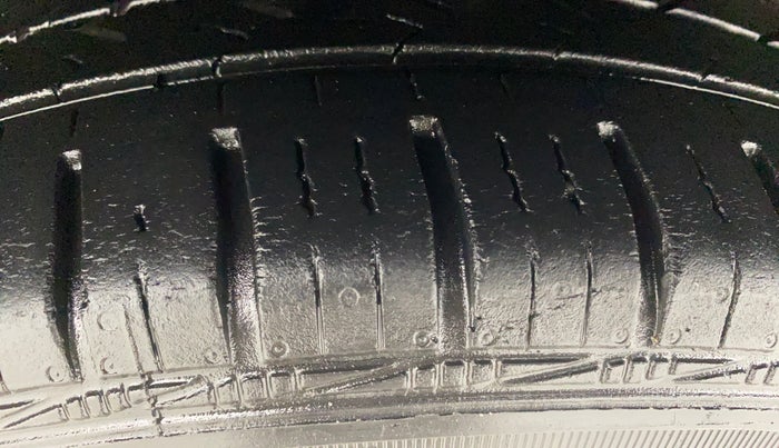 2015 Hyundai Grand i10 SPORTZ 1.2 KAPPA VTVT, Petrol, Manual, 44,365 km, Left Front Tyre Tread