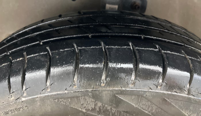 2018 Maruti Celerio LXI, Petrol, Manual, 49,110 km, Left Front Tyre Tread