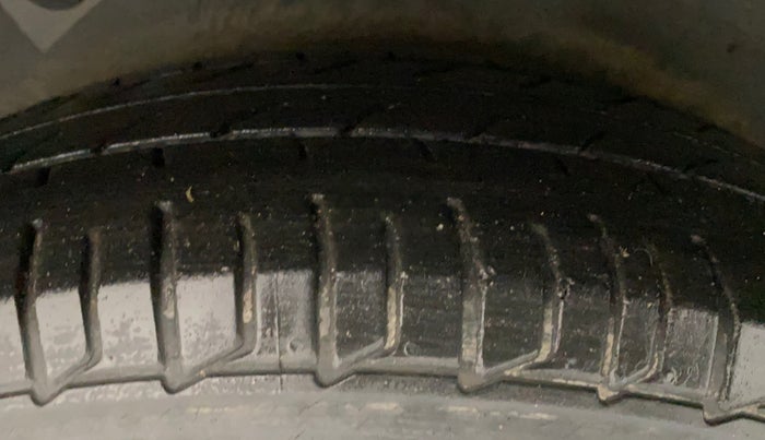2013 Hyundai i10 MAGNA 1.2, Petrol, Manual, 90,545 km, Right Rear Tyre Tread
