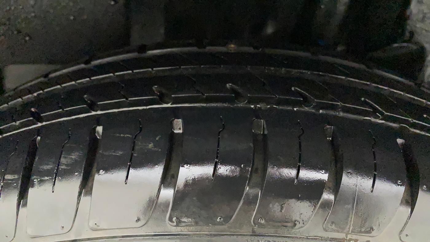 2018 Maruti Swift VXI, Petrol, Manual, 3,337 km, Left Rear Tyre Tread