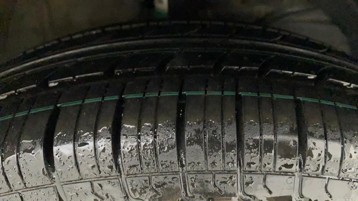 2018 Maruti Swift VXI, Petrol, Manual, 3,337 km, Right Front Tyre Tread