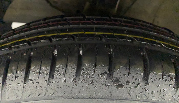 2018 Maruti Swift VXI, Petrol, Manual, 3,337 km, Left Front Tyre Tread