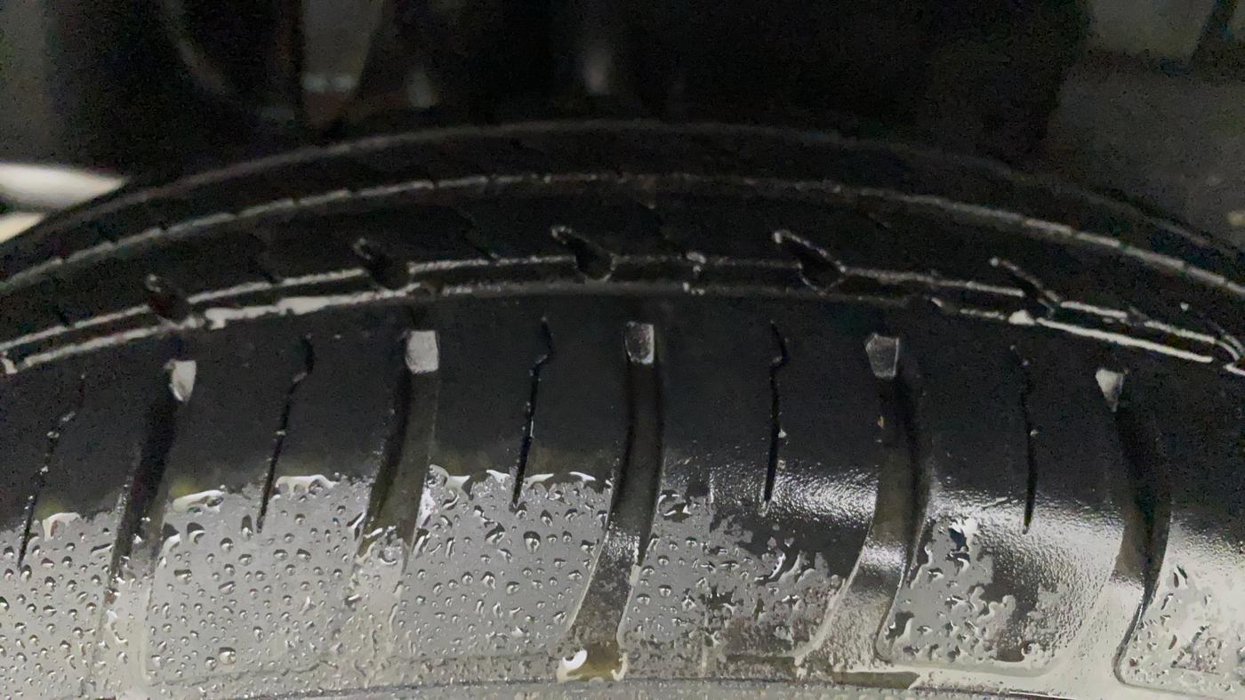 2018 Maruti Swift VXI, Petrol, Manual, 3,337 km, Right Rear Tyre Tread