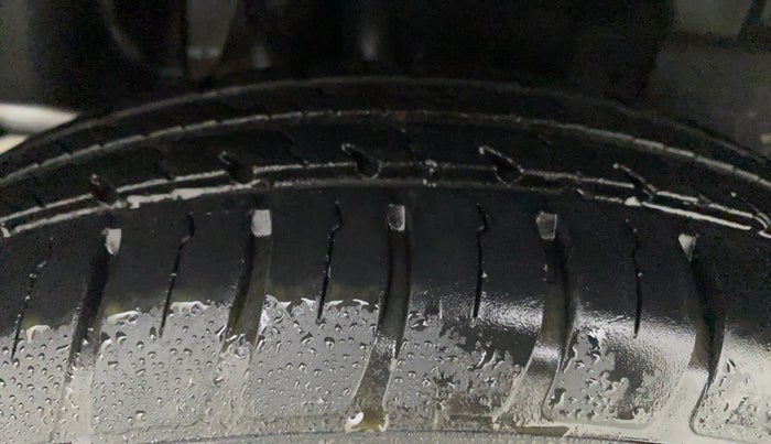 2018 Maruti Swift VXI, Petrol, Manual, 3,337 km, Right Rear Tyre Tread