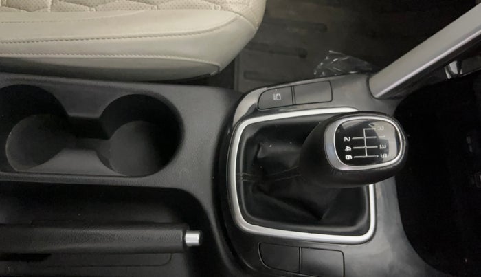 2022 KIA SELTOS HTX PETROL 1.5, Petrol, Manual, 58,451 km, Gear Lever