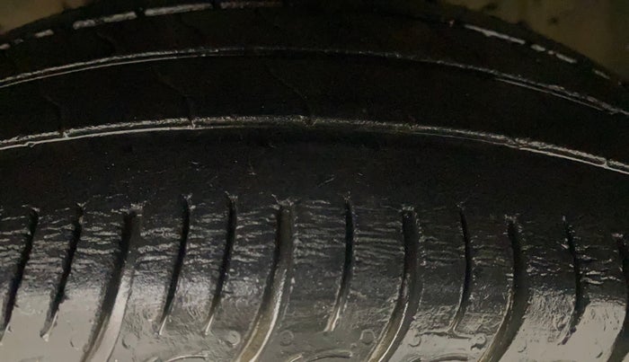 2020 Maruti Baleno DELTA PETROL 1.2, Petrol, Manual, 33,370 km, Left Front Tyre Tread