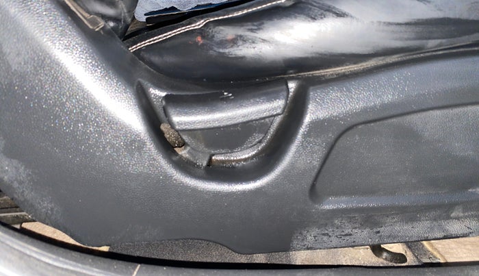 2016 Hyundai Elite i20 MAGNA 1.2, CNG, Manual, 61,101 km, Driver Side Adjustment Panel