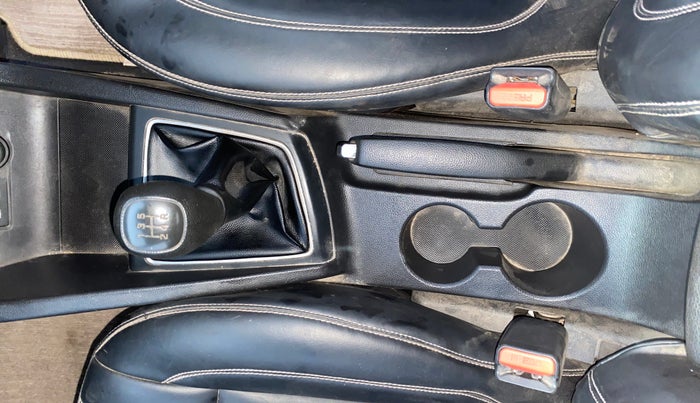 2016 Hyundai Elite i20 MAGNA 1.2, CNG, Manual, 61,101 km, Gear Lever