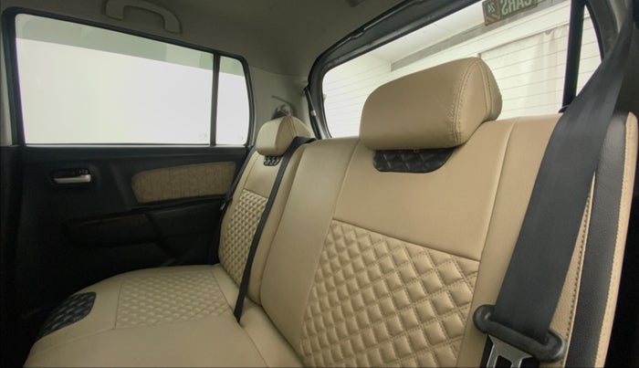 2017 Maruti Wagon R 1.0 VXI (O) AMT, CNG, Automatic, 66,873 km, Right Side Rear Door Cabin