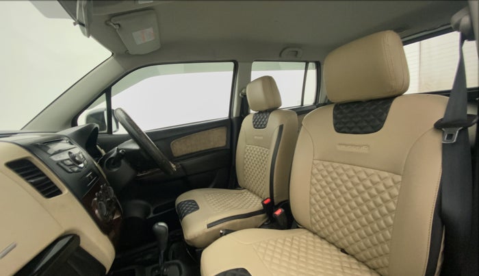 2017 Maruti Wagon R 1.0 VXI (O) AMT, CNG, Automatic, 66,873 km, Right Side Front Door Cabin