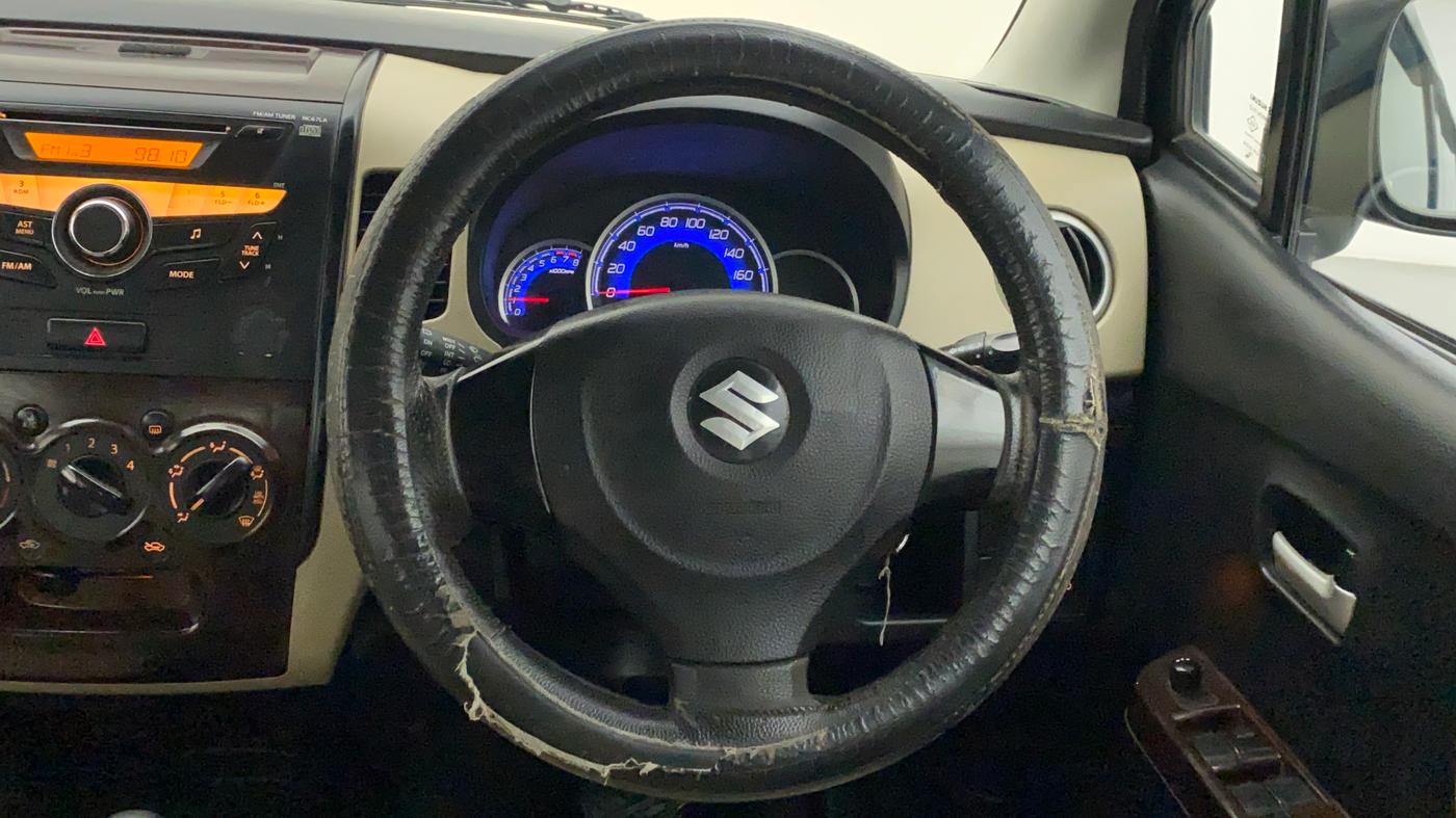 2017 Maruti Wagon R 1.0 VXI (O) AMT, CNG, Automatic, 66,873 km, Steering Wheel Close Up