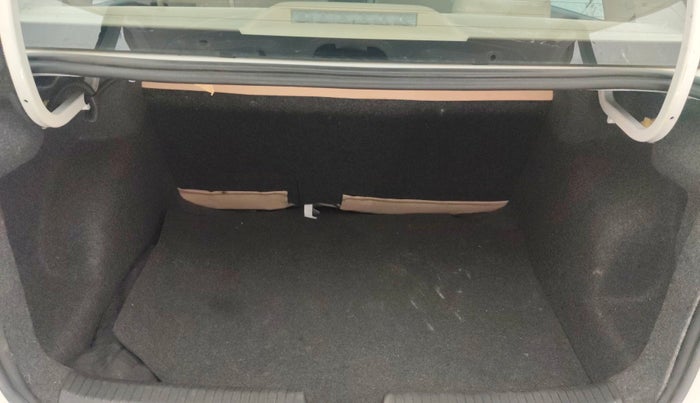 2018 Volkswagen Ameo HIGHLINE PLUS 1.5L AT 16 ALLOY, Diesel, Automatic, 20,310 km, Boot Inside