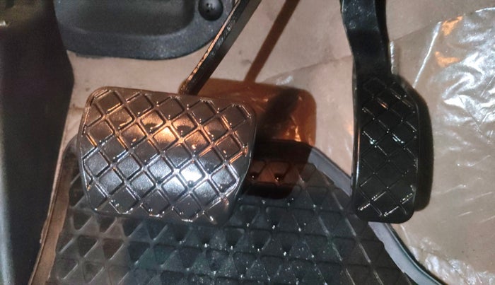 2018 Volkswagen Ameo HIGHLINE PLUS 1.5L AT 16 ALLOY, Diesel, Automatic, 20,310 km, Pedals