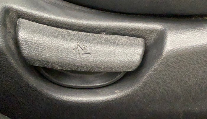 2019 Hyundai Grand i10 MAGNA 1.2 KAPPA VTVT, Petrol, Manual, 88,522 km, Driver Side Adjustment Panel