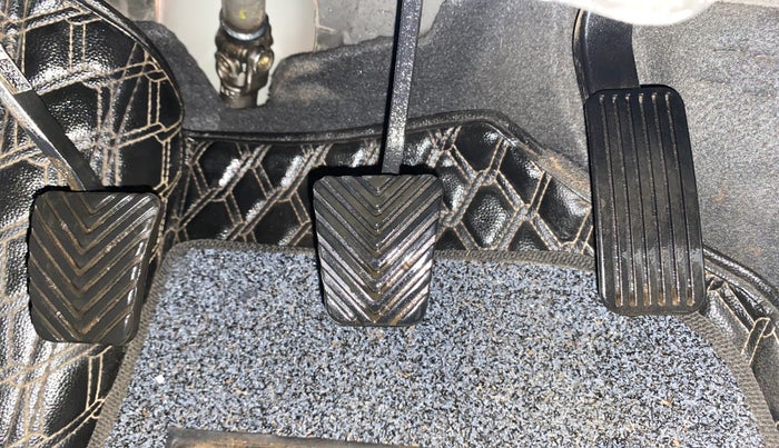 2020 KIA SELTOS HTK PLUS 1.5, Petrol, Manual, 43,821 km, Pedals