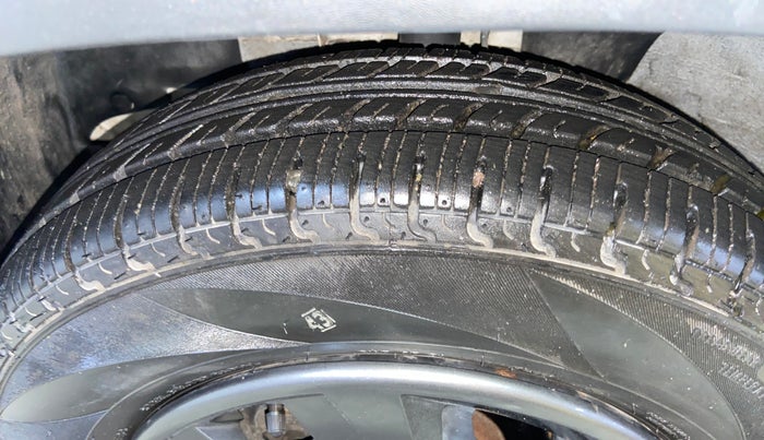 2019 Renault Kwid RXT 1.0 AMT (O), Petrol, Automatic, 10,649 km, Left Front Tyre Tread