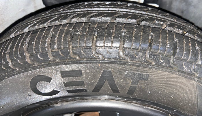 2019 Renault Kwid RXT 1.0 AMT (O), Petrol, Automatic, 10,649 km, Right Front Tyre Tread