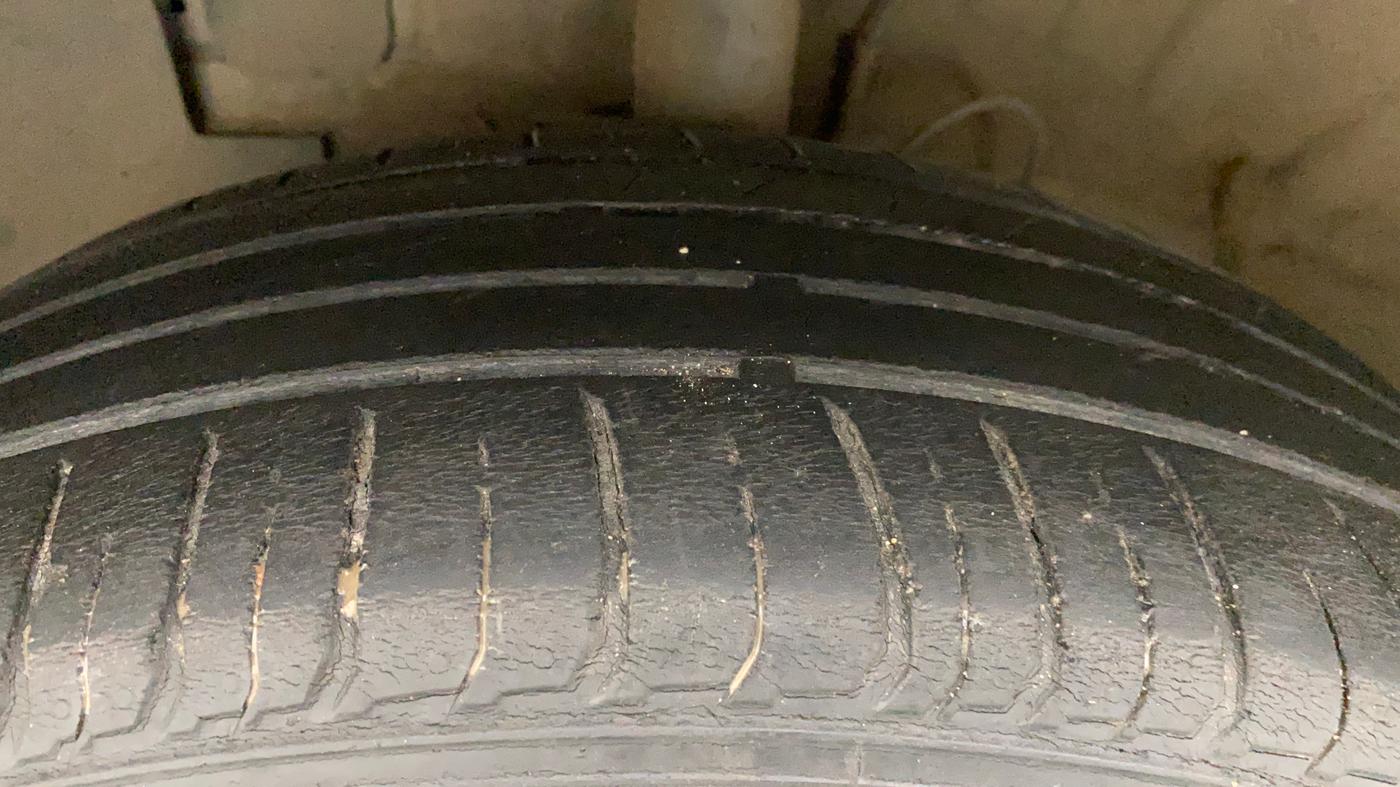 2020 Hyundai VENUE SX 1.0 TURBO, Petrol, Manual, 44,027 km, Left Front Tyre Tread