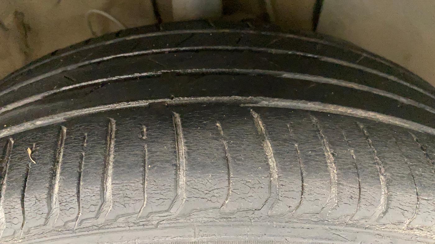 2020 Hyundai VENUE SX 1.0 TURBO, Petrol, Manual, 44,027 km, Right Front Tyre Tread