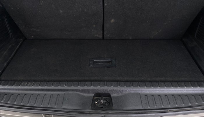 2017 Tata Hexa Varicor 400 XM, Diesel, Manual, 54,217 km, Boot Inside