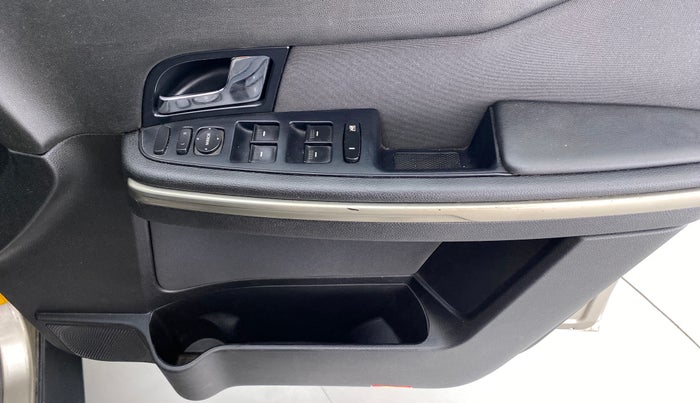 2017 Tata Hexa Varicor 400 XM, Diesel, Manual, 54,217 km, Driver Side Door Panels Control