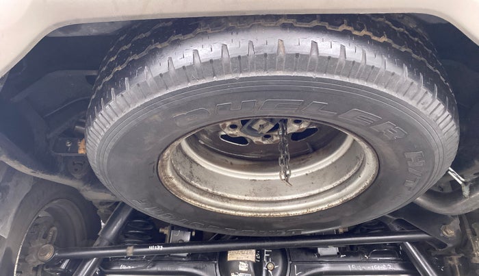 2017 Tata Hexa Varicor 400 XM, Diesel, Manual, 54,217 km, Spare Tyre