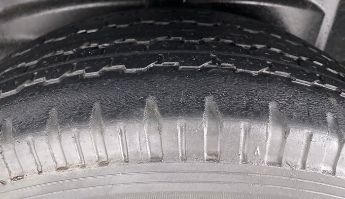 2017 Tata Hexa Varicor 400 XM, Diesel, Manual, 54,217 km, Left Rear Tyre Tread