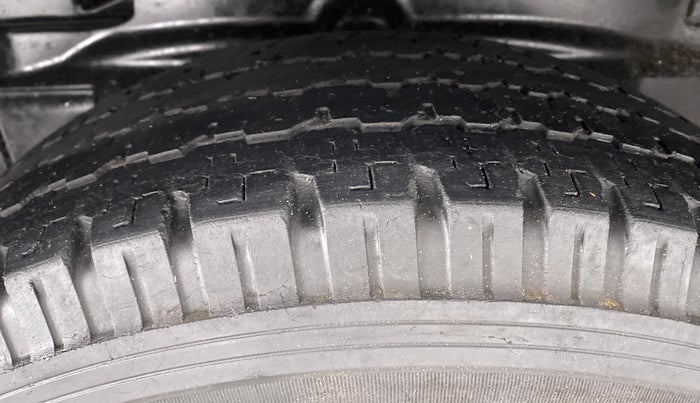 2017 Tata Hexa Varicor 400 XM, Diesel, Manual, 54,217 km, Right Rear Tyre Tread