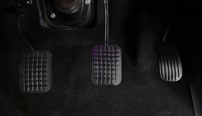 2017 Tata Hexa Varicor 400 XM, Diesel, Manual, 54,217 km, Pedals