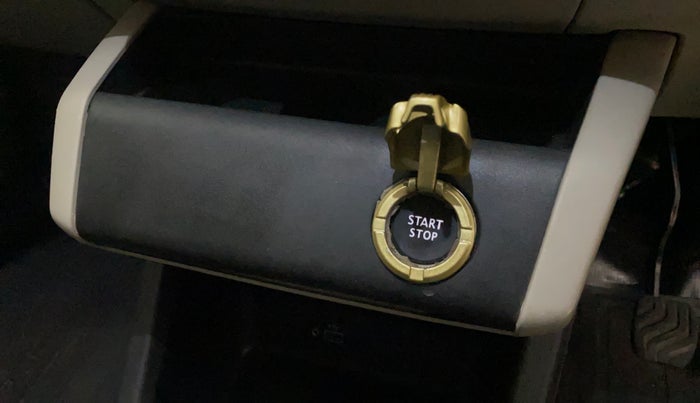 2021 Renault TRIBER RXZ, Petrol, Manual, 38,201 km, Keyless Start/ Stop Button