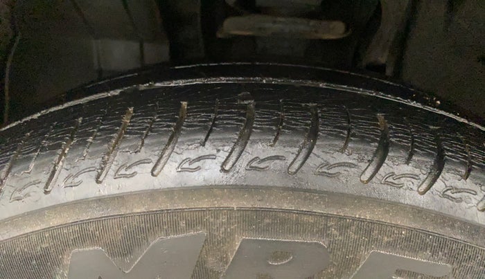 2021 Renault TRIBER RXZ, Petrol, Manual, 38,201 km, Left Front Tyre Tread