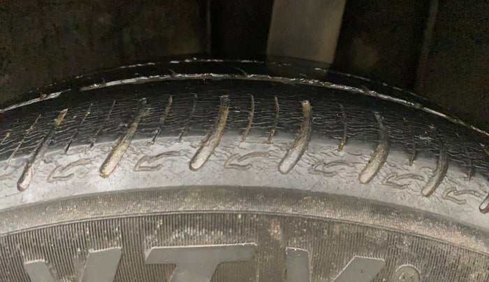 2021 Renault TRIBER RXZ, Petrol, Manual, 38,201 km, Left Rear Tyre Tread