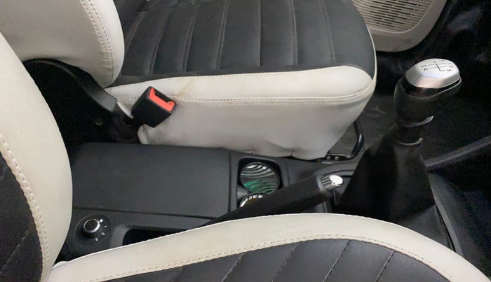 2021 Renault TRIBER RXZ, Petrol, Manual, 38,201 km, Gear Lever