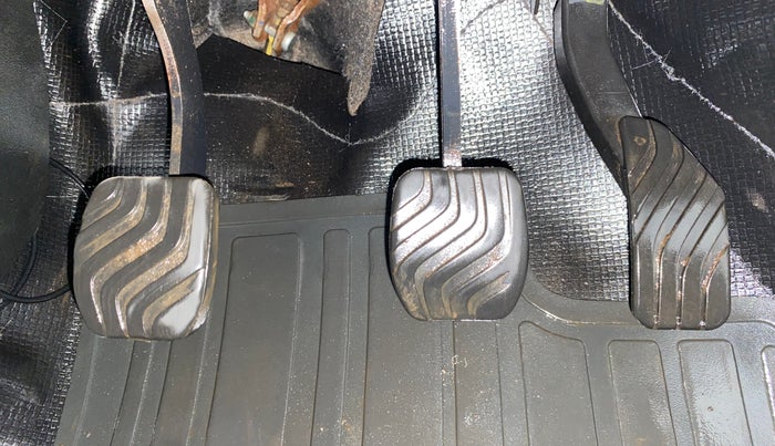 2021 Renault TRIBER RXZ, Petrol, Manual, 38,201 km, Pedals