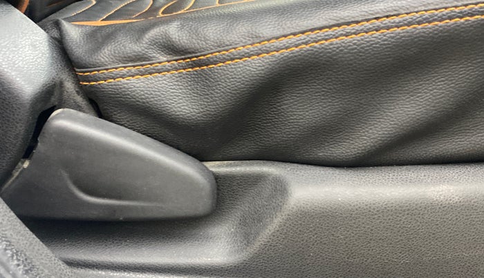 2019 Renault Kwid RXT 1.0 AMT, Petrol, Automatic, 42,872 km, Driver Side Adjustment Panel