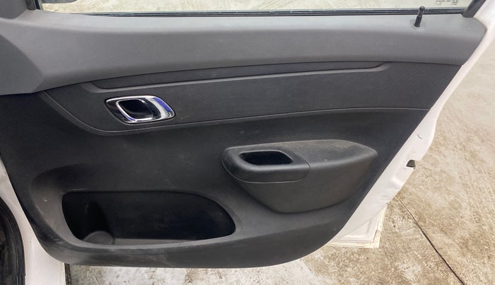 2019 Renault Kwid RXT 1.0 AMT, Petrol, Automatic, 42,872 km, Driver Side Door Panels Control