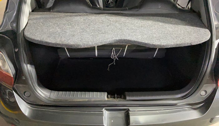 2022 Hyundai GRAND I10 NIOS ERA 1.2 KAPPA VTVT, Petrol, Manual, 11,002 km, Boot Inside