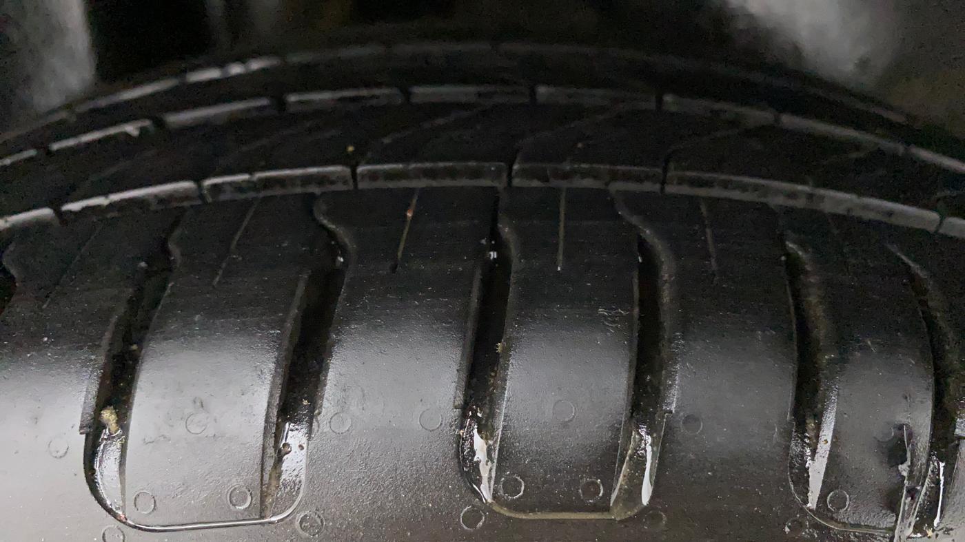 2018 Volkswagen Ameo HIGHLINE PLUS 1.5L AT 16 ALLOY, Diesel, Automatic, 79,577 km, Right Rear Tyre Tread