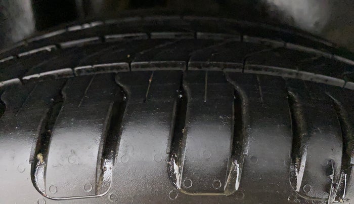 2018 Volkswagen Ameo HIGHLINE PLUS 1.5L AT 16 ALLOY, Diesel, Automatic, 79,577 km, Right Rear Tyre Tread