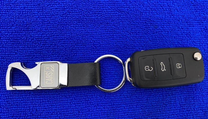 2018 Volkswagen Ameo HIGHLINE PLUS 1.5L AT 16 ALLOY, Diesel, Automatic, 79,577 km, Key Close Up