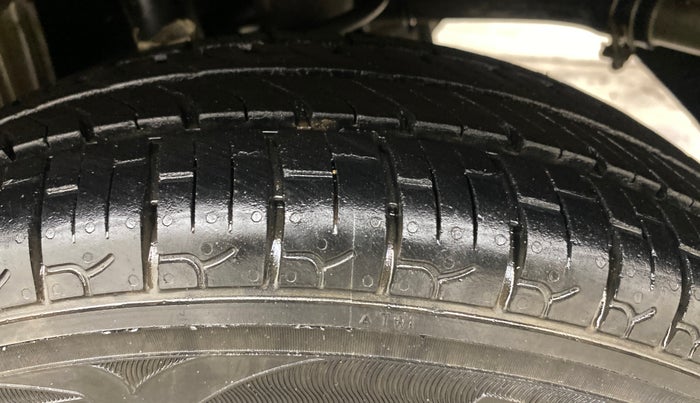2015 Maruti Alto 800 LXI, Petrol, Manual, 33,898 km, Left Rear Tyre Tread