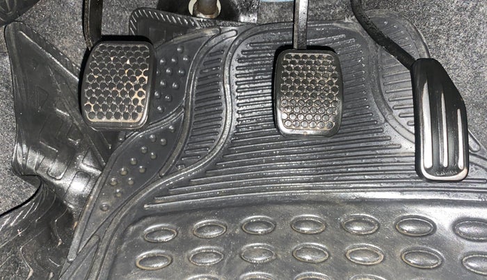 2015 Maruti Alto 800 LXI, Petrol, Manual, 33,898 km, Pedals