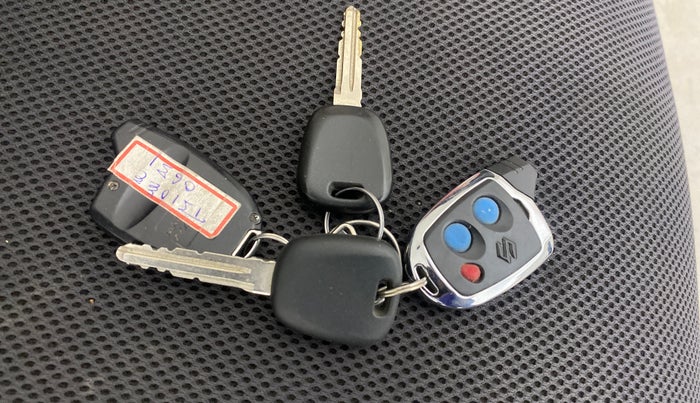 2015 Maruti Alto 800 LXI, Petrol, Manual, 33,898 km, Key Close Up