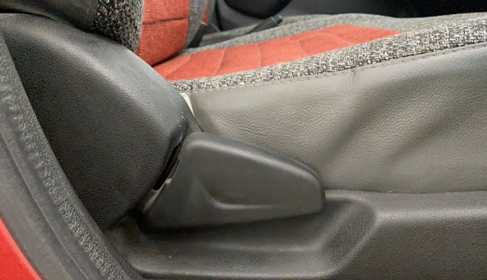 2020 Renault Kwid RXT 1.0 AMT (O), Petrol, Automatic, 21,782 km, Driver Side Adjustment Panel