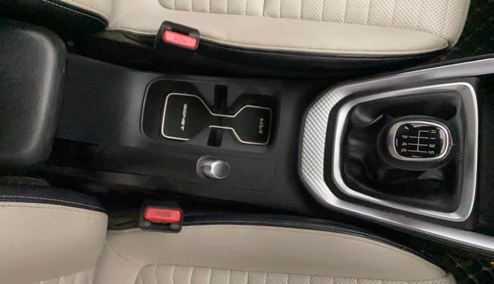 2022 KIA SONET HTX PLUS 1.5, Diesel, Manual, 73,885 km, Gear Lever