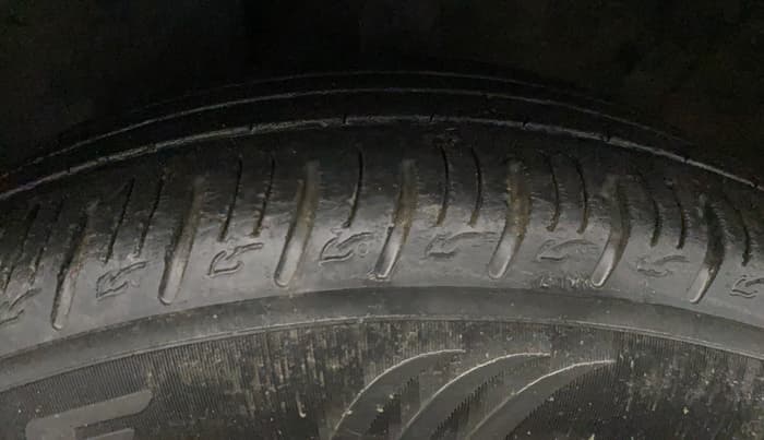2022 KIA SONET HTX PLUS 1.5, Diesel, Manual, 73,885 km, Left Front Tyre Tread