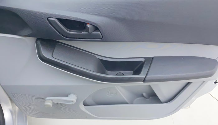 2021 Tata Tiago XE PETROL, Petrol, Manual, 17,462 km, Driver Side Door Panels Control