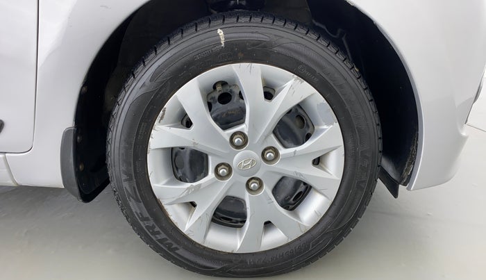 2016 Hyundai Grand i10 SPORTZ 1.2 KAPPA VTVT, Petrol, Manual, 62,740 km, Right Front Wheel