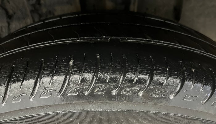 2020 Renault TRIBER RXZ AMT, Petrol, Automatic, 52,492 km, Left Rear Tyre Tread