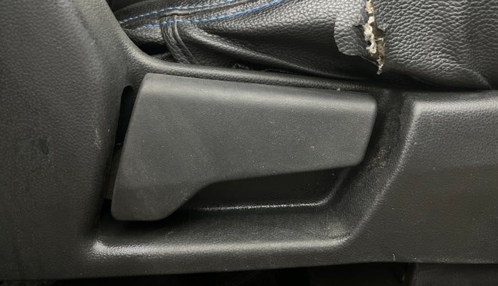 2020 Renault TRIBER RXZ AMT, Petrol, Automatic, 52,492 km, Driver Side Adjustment Panel